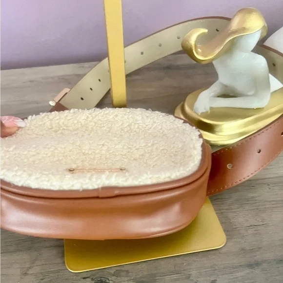 Steve Madden Oval Belt Bag - Picture 4 of 7